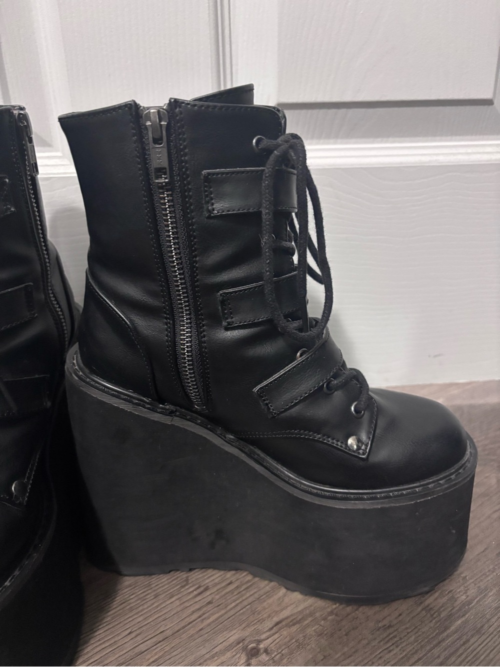 Demonia Swing-103 Bat Buckle Platform Boots - Picture 3 of 7
